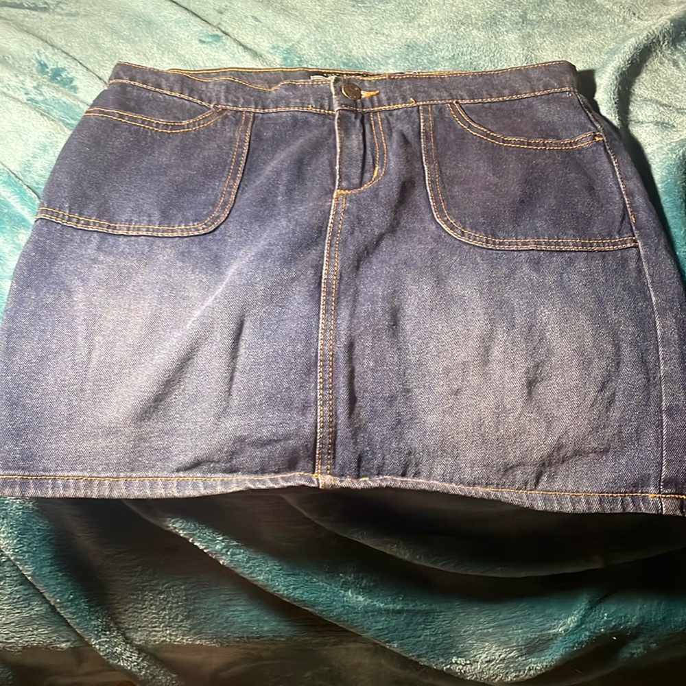 Dark wash mini skirt
